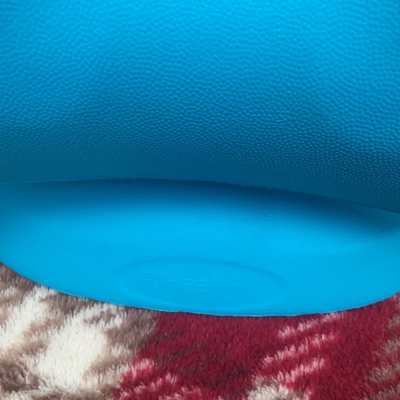 NEW Neck/Shoulder Relaxer Pillow - Picture 3 of 10